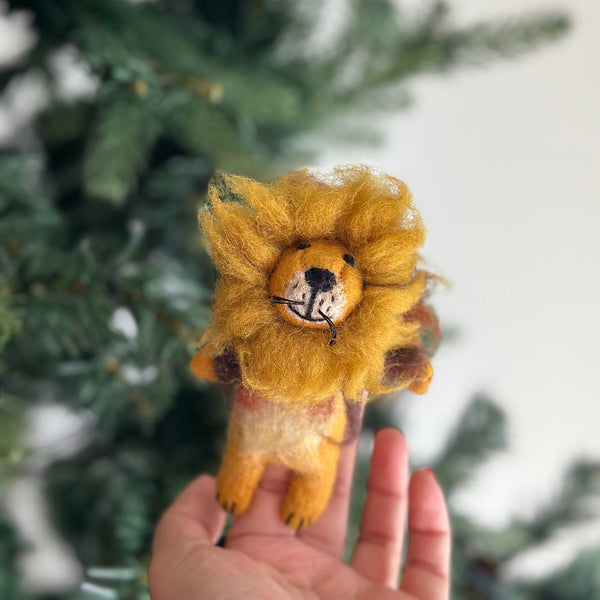 Fluffy Lion Finger Puppet