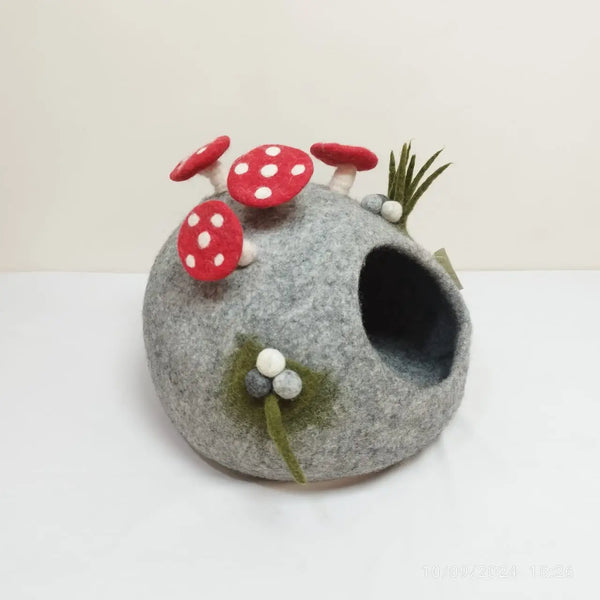 Felt Mushroom Cat Cave