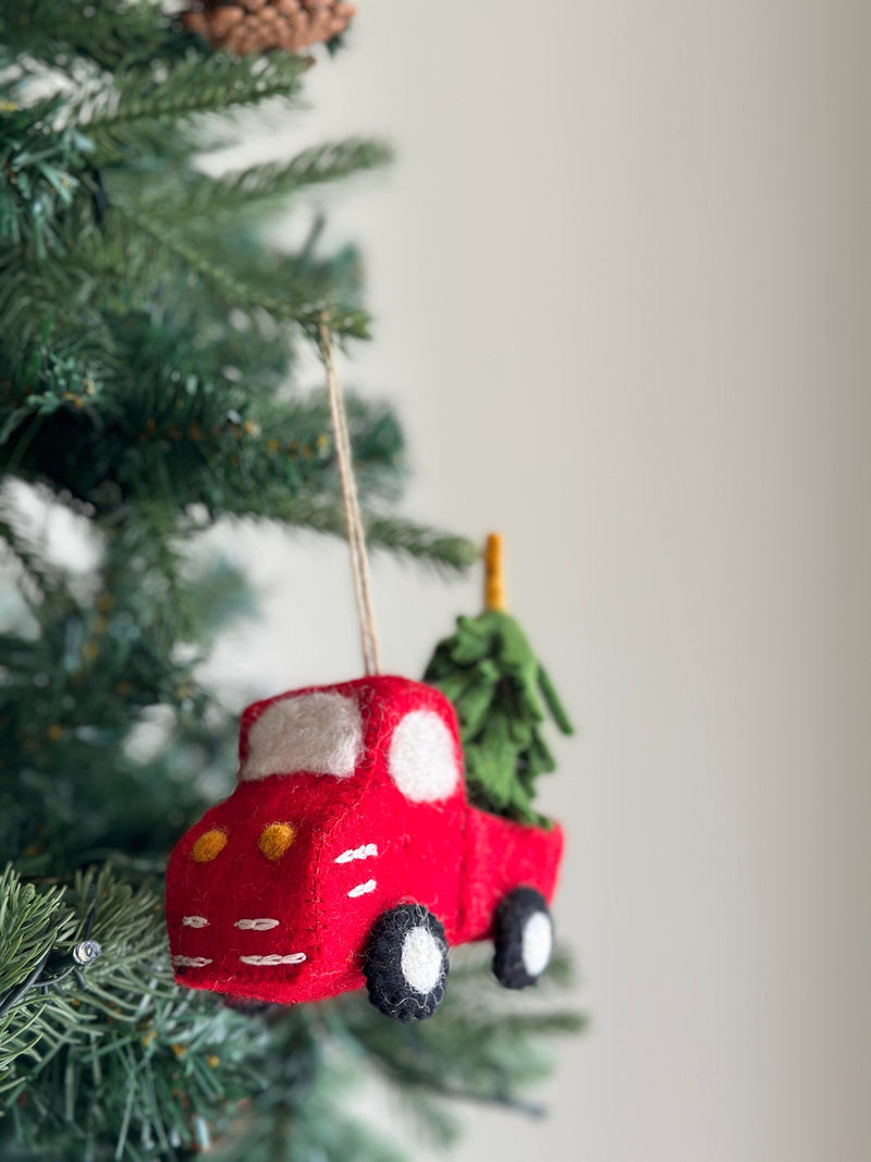 Felt Pickup Truck with Christmas Tree Ornament, Christmas Farm, Christmas Decoration, Tree Hanging Decoration