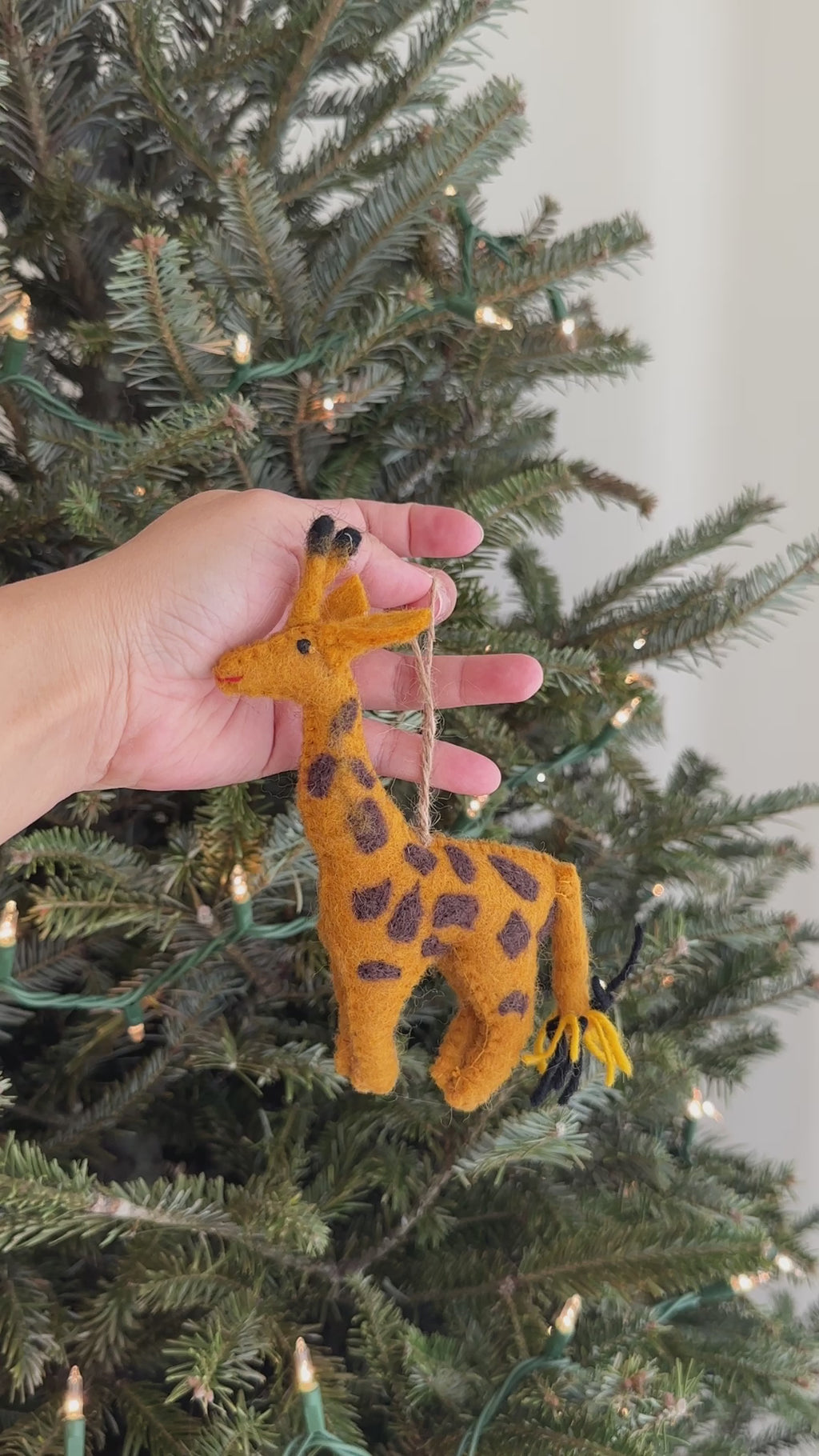Felt Giraffe Holiday Ornament | Safari Animal Ornament｜Ganapati Crafts Co.