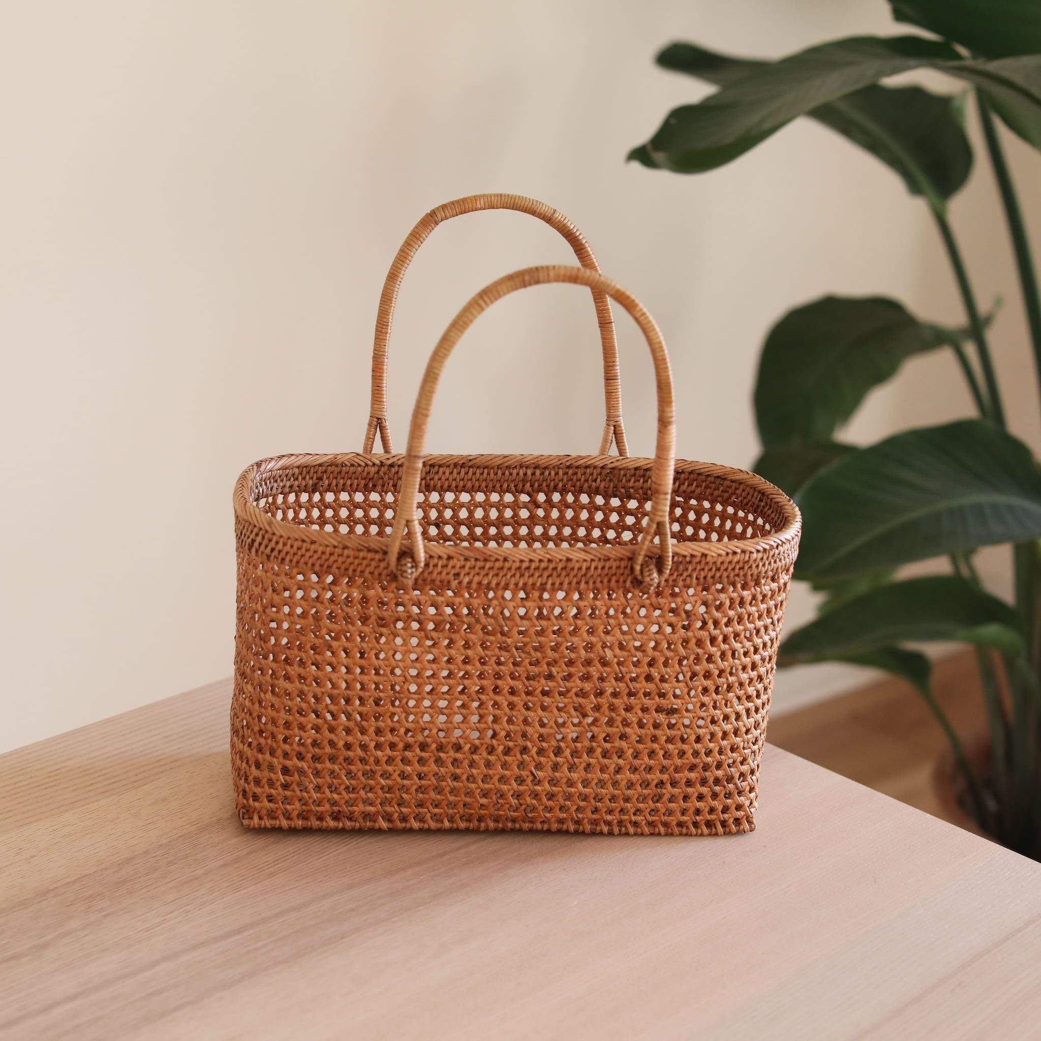 Elevate Your Style with Bali Envelope Rattan Clutch｜Ganapati Crafts Co.