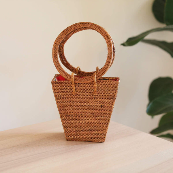 Elevate Your Style with Bali Envelope Rattan Clutch｜Ganapati Crafts Co.
